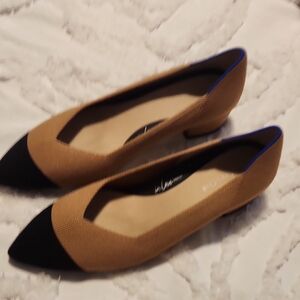Rothys Elegant Tan and Black Women's Heels